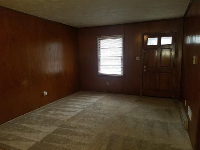 Building Photo - Affordable 1 bedroom, 1 bath apartment in ...