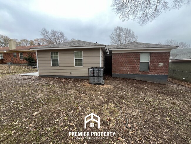 Building Photo - 5017 Penwood Cove