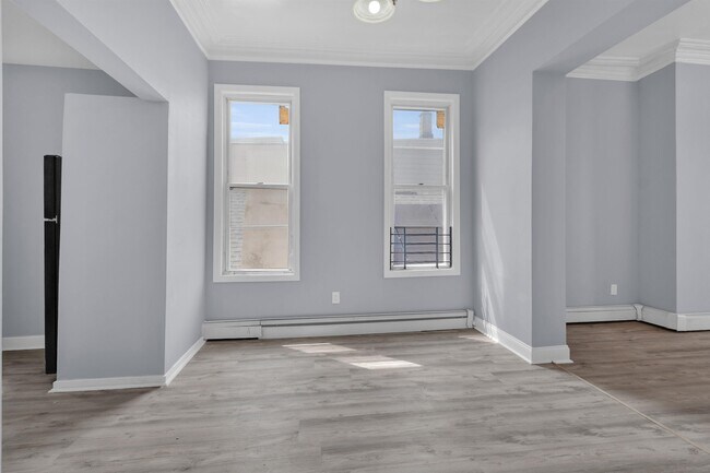 Building Photo - 149 Bowers St