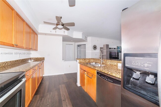 Building Photo - 17150 N Bay Rd