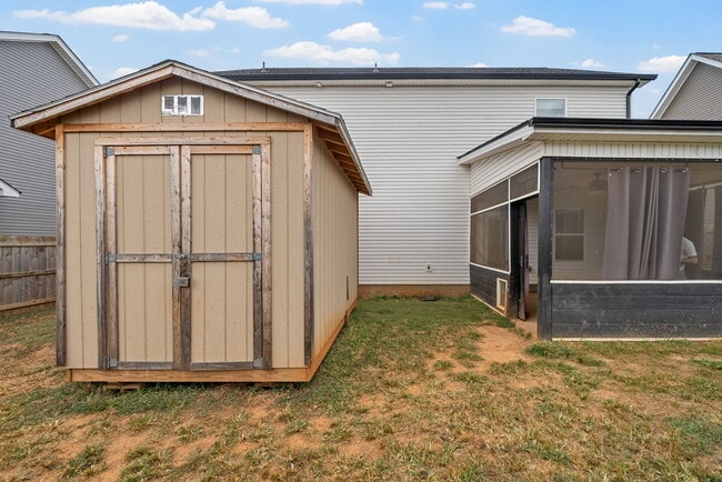 Building Photo - 1511 Kingbird Dr