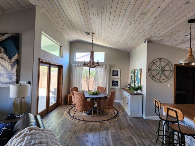 Building Photo - Amazing Fully Furnished Rental with Pool & Spa