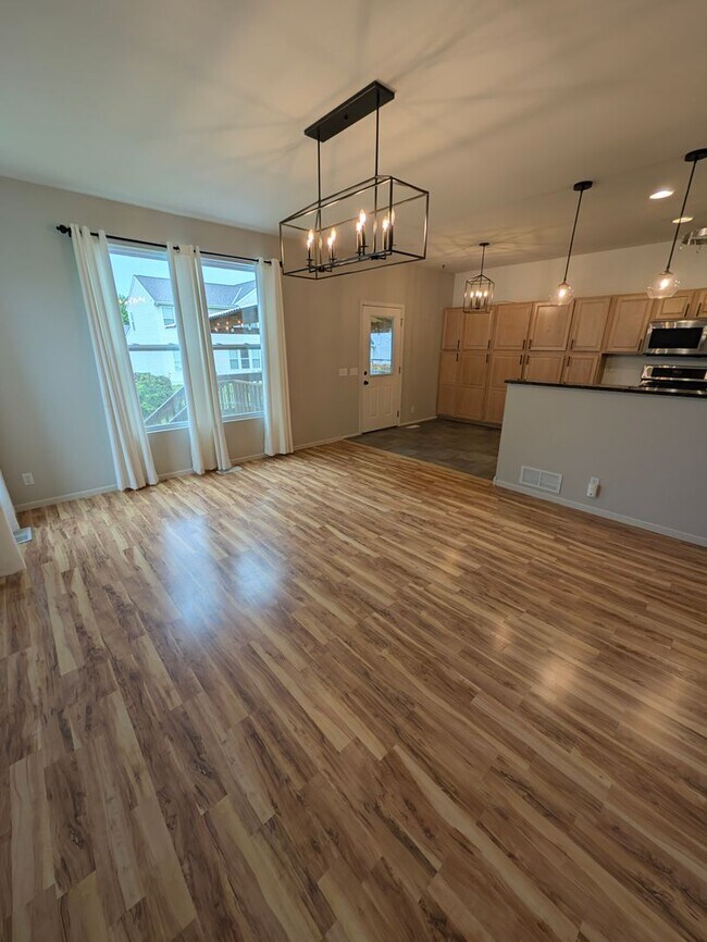 Building Photo - 908 S Mineral Dr