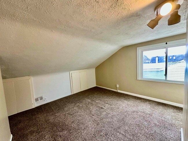 Building Photo - 30240 Groveland St