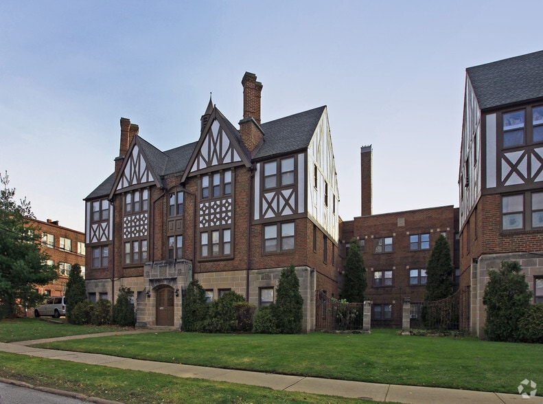 Primary Photo - Barclay Apartments