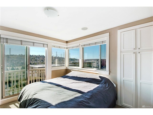 Building Photo - 2819 14th Ave W