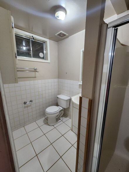 Building Photo - 16112 McConnell Dr