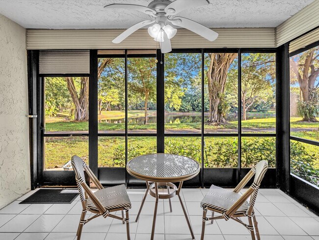 Building Photo - 5087 Oakhill Ln