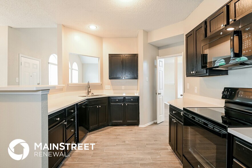 Building Photo - 809 Hines Dr