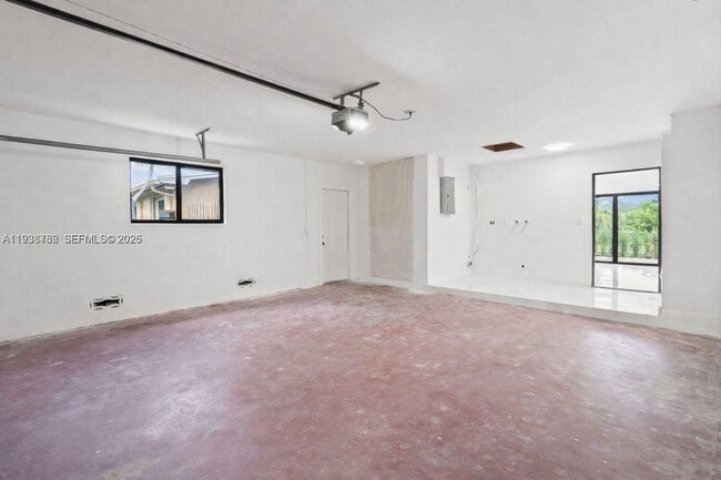 Building Photo - 8631 NW 24th Ct