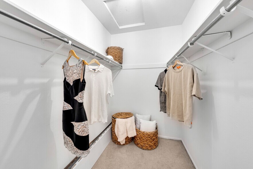 Building Photo - 39751 Bissy Cmn