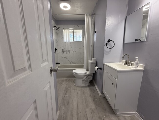 Building Photo - 5736 Shipp Dr