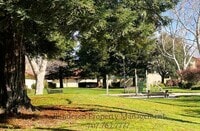 Building Photo - 180 Park Place Dr