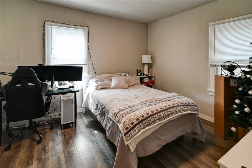 Building Photo - 205 S Fair Oaks Ave