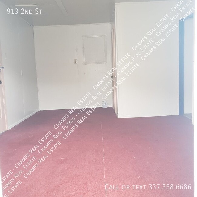 Building Photo - 913 2nd St