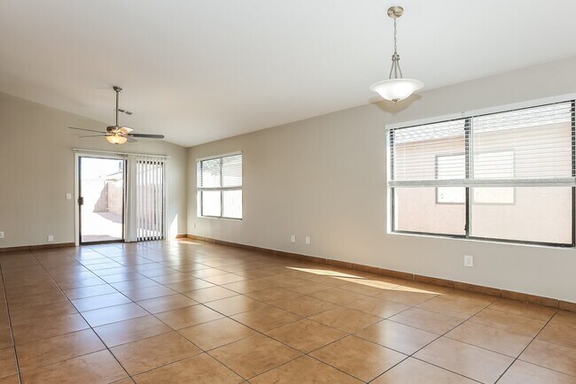 Building Photo - 8516 W Elm St