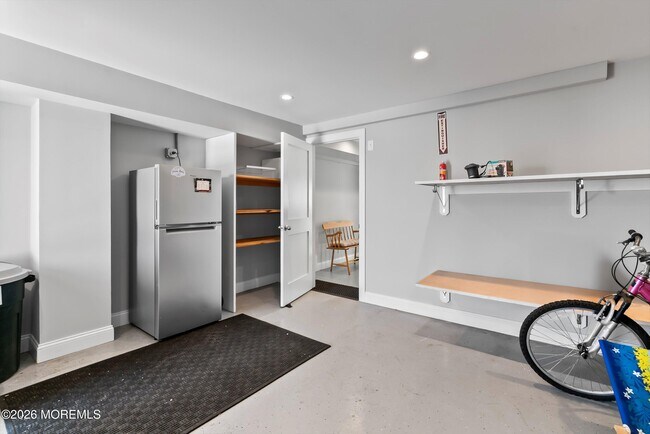 Building Photo - 315 Hiering Ave