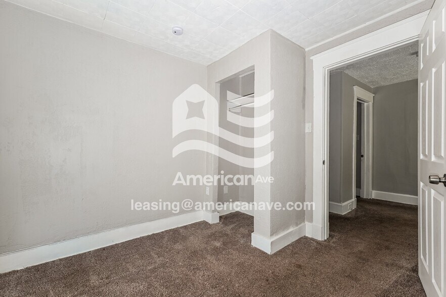 Building Photo - 1126 Main St