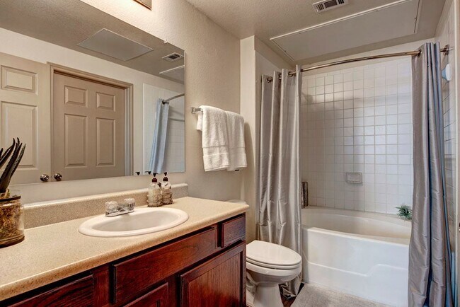 Building Photo - Aviare Arts District