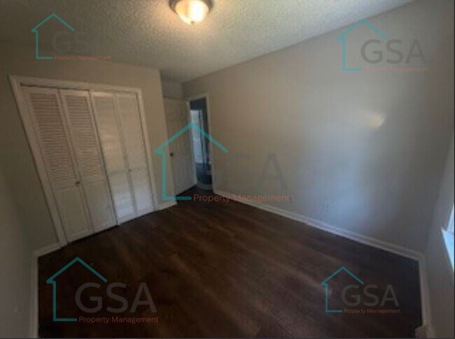 Building Photo - 3 Bedroom 1.5 Bath!!!