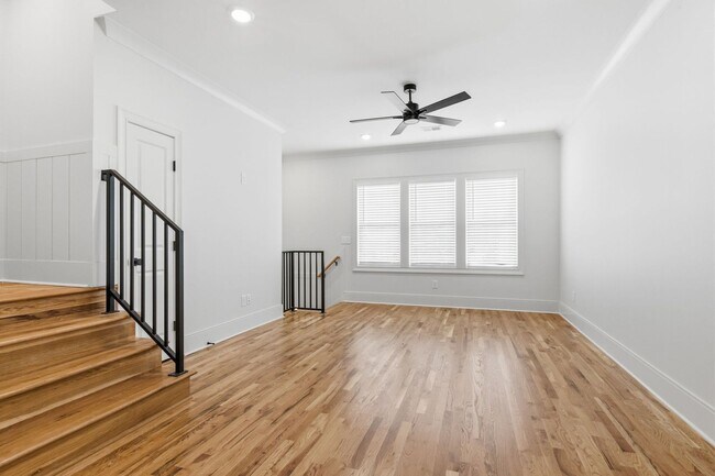 Building Photo - Brand New Build Townhouse in Charlotte Park