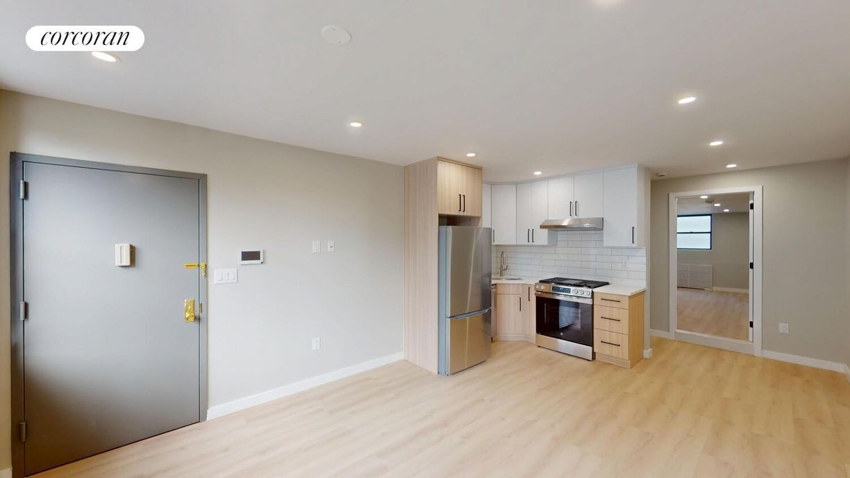 Building Photo - 587 3rd Ave