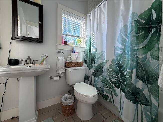 Building Photo - 717 NW 10th St