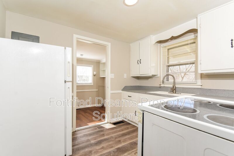 Building Photo - 4400 Voss Ave