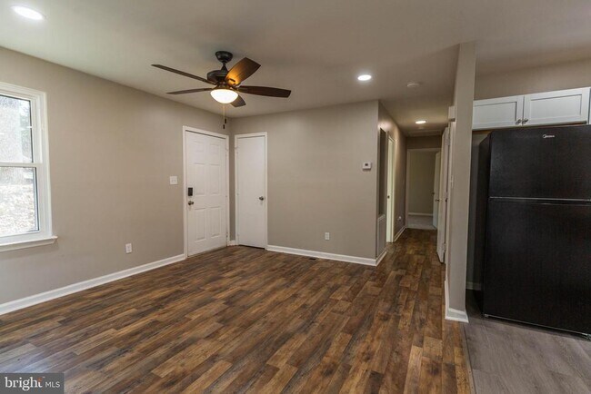 Building Photo - 462 Wild Rose Ln