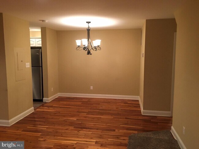 Building Photo - 16 Belmont Ave