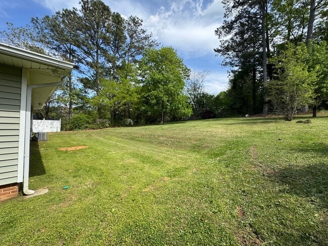 Building Photo - Cozy 3/1 House in East Rome- $1,495