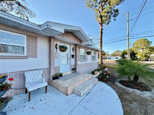 Building Photo - 250 Southwest Jefferson Cir N