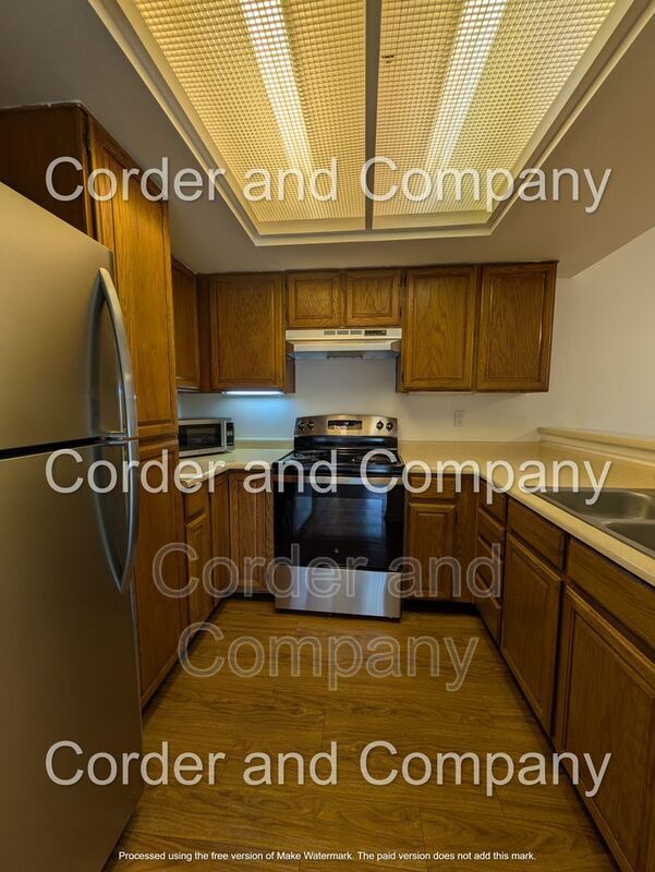 Building Photo - 6065 McKinney Dr NE