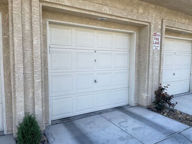 Building Photo - To schedule a viewing, call Wally Fellman at 702-493-9787