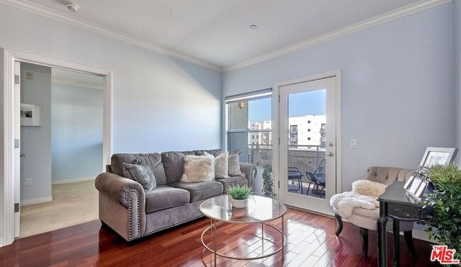 Building Photo - 1025 Dewey Ave