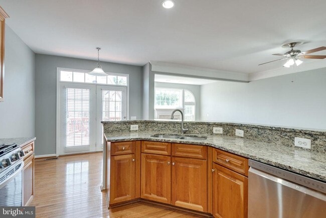 Building Photo - 43831 Chadwick Terrace