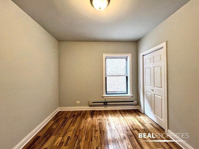 Building Photo - 1 bedroom in CHICAGO IL 60657