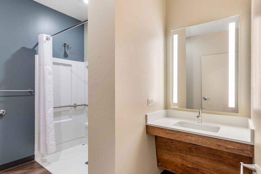 Building Photo - Furnished Studio-Charlottesville