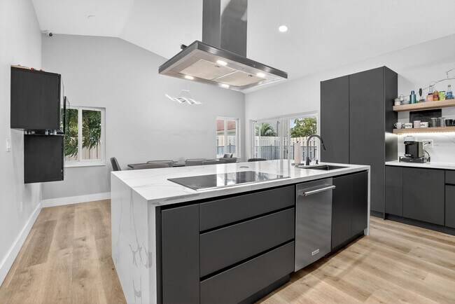 Building Photo - 1051 NW 124th Terrace