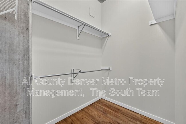 Building Photo - 3201 Shoshone St