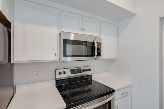 Building Photo - Experience Caldwell Living: Beautiful BRAND NEW 3 Bedroom Apartments!