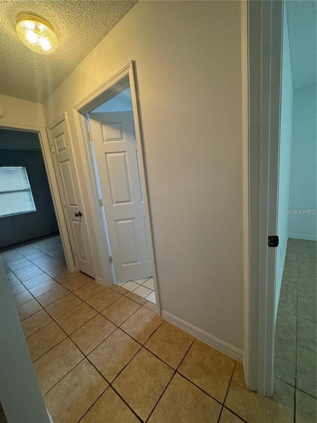 Building Photo - 929 Devonshire Way