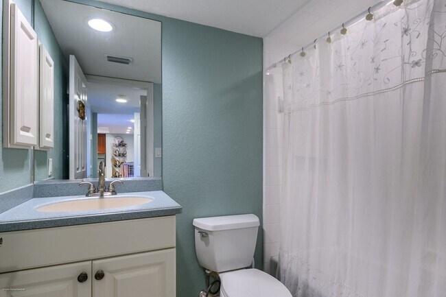 Building Photo - CLOSE DOWNTOWN PUNTA GORDA. GROUND FLOOR U...