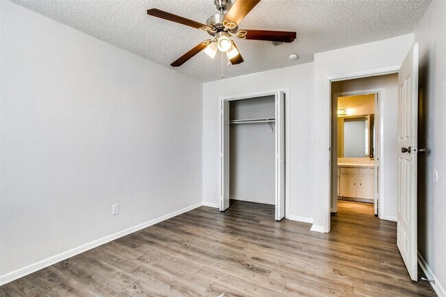 Building Photo - 105 Peach St