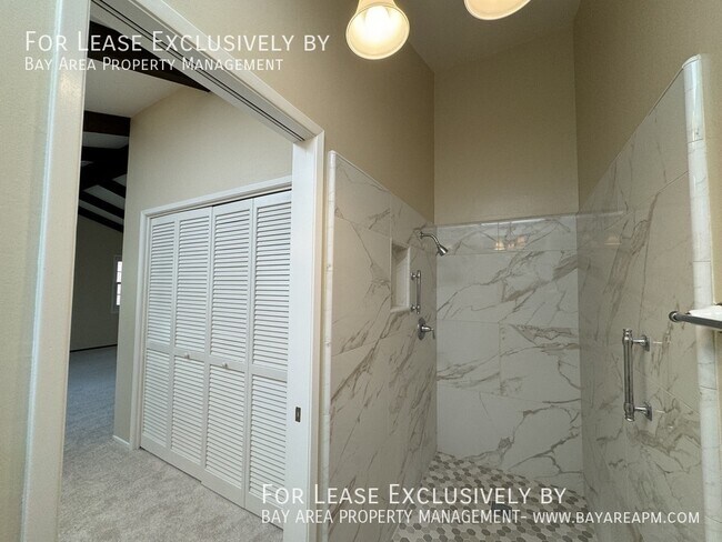 Building Photo - 782 Berkshire Dr