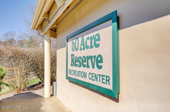 Building Photo - 306 Larkspur Ln