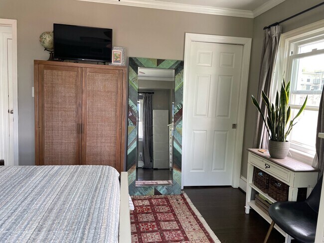 Main bedroom - 5151 MacArthur Blvd NW