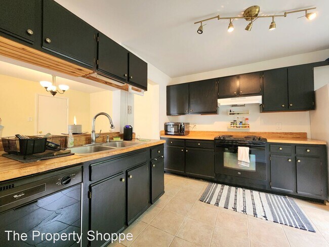 Building Photo - 2 br, 2 bath House - 2100 Retreat Ct
