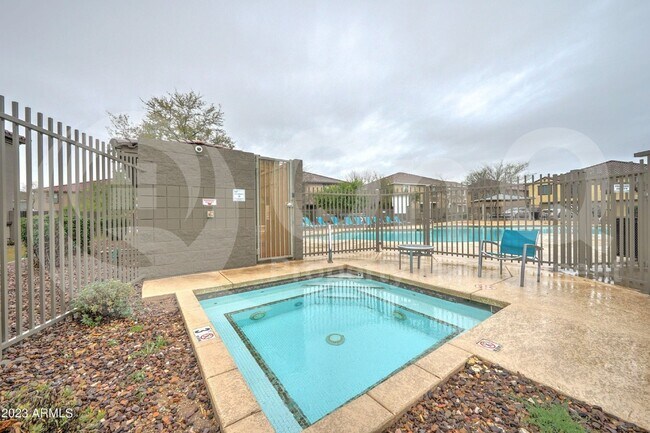 Building Photo - 1255 S Rialto