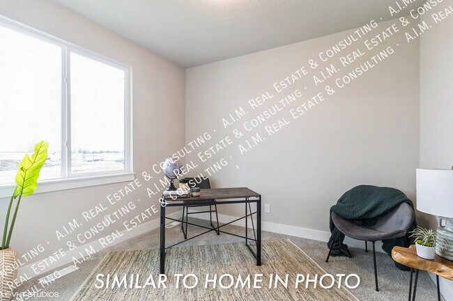 Building Photo - 3212 NE Fawn Ln